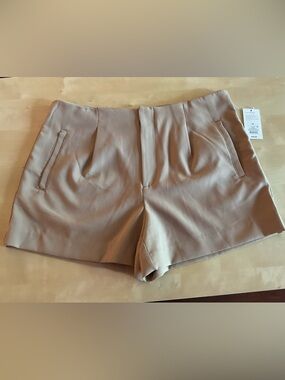 A New Day Midi Shorts with pockets  Tan Size 16 NWT
